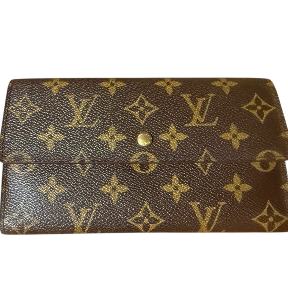 SOLD‼️ Louis Vuitton Brown and Gold Monogram Clutch